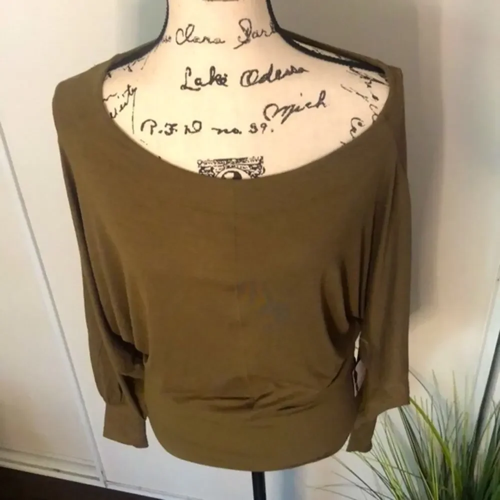 NWT! Free People Featherweight Long-Sleeve Size Small